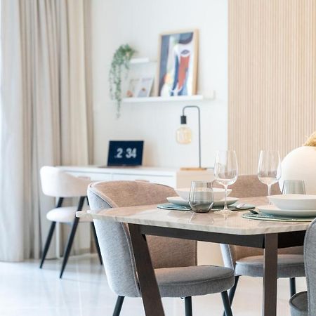 Higuests - Elegant Apt With Terrace Minutes From Burj Khalifa Dubái Exterior foto