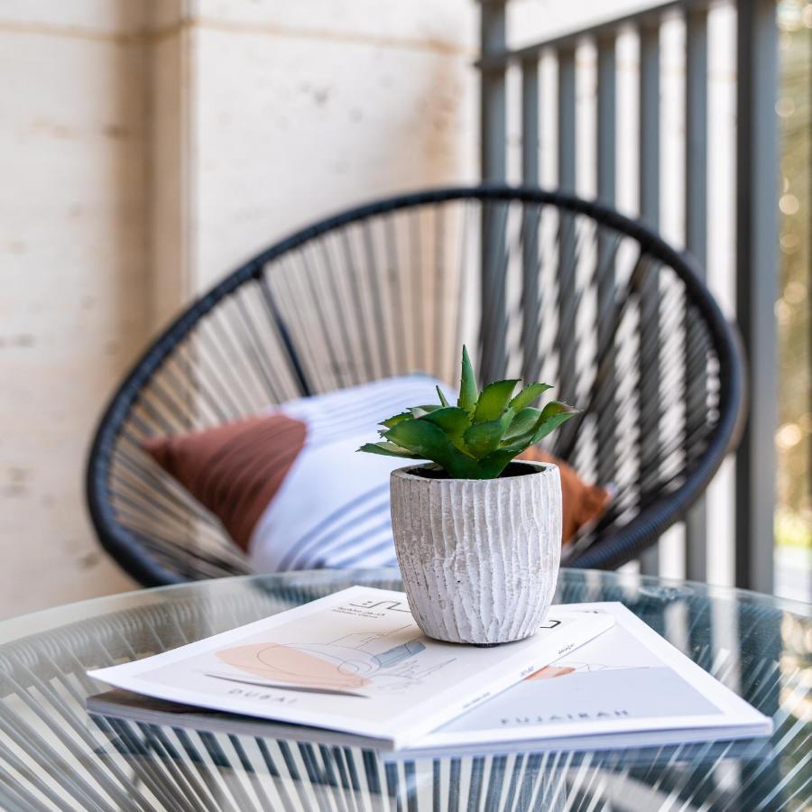 Higuests - Elegant Apt With Terrace Minutes From Burj Khalifa Dubái Exterior foto